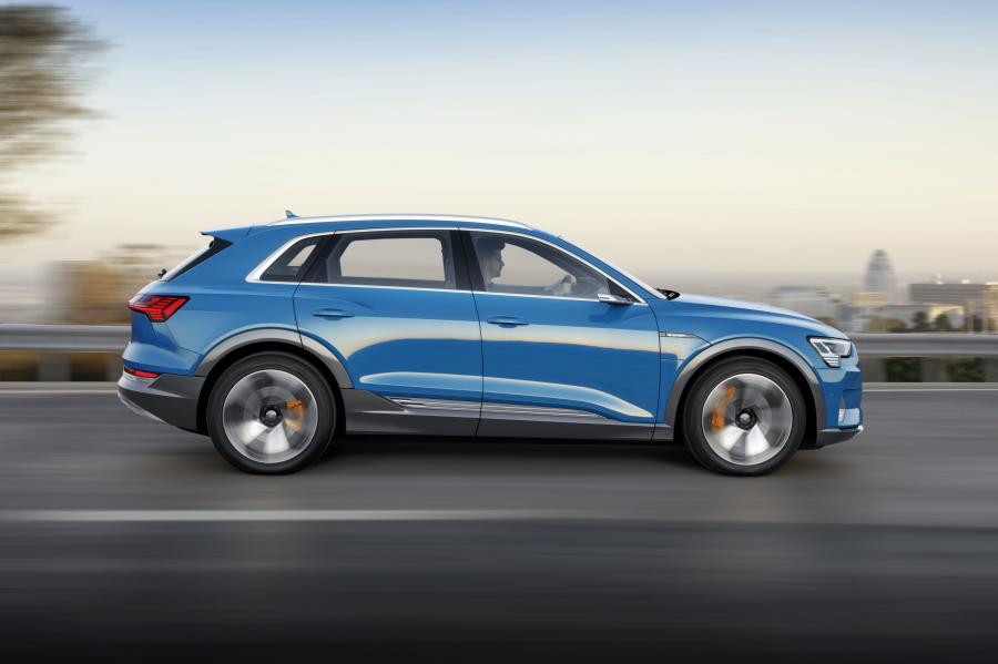  Audi e-tron 55 Quattro 2019 года  (WW) (фото 7 из 452)
